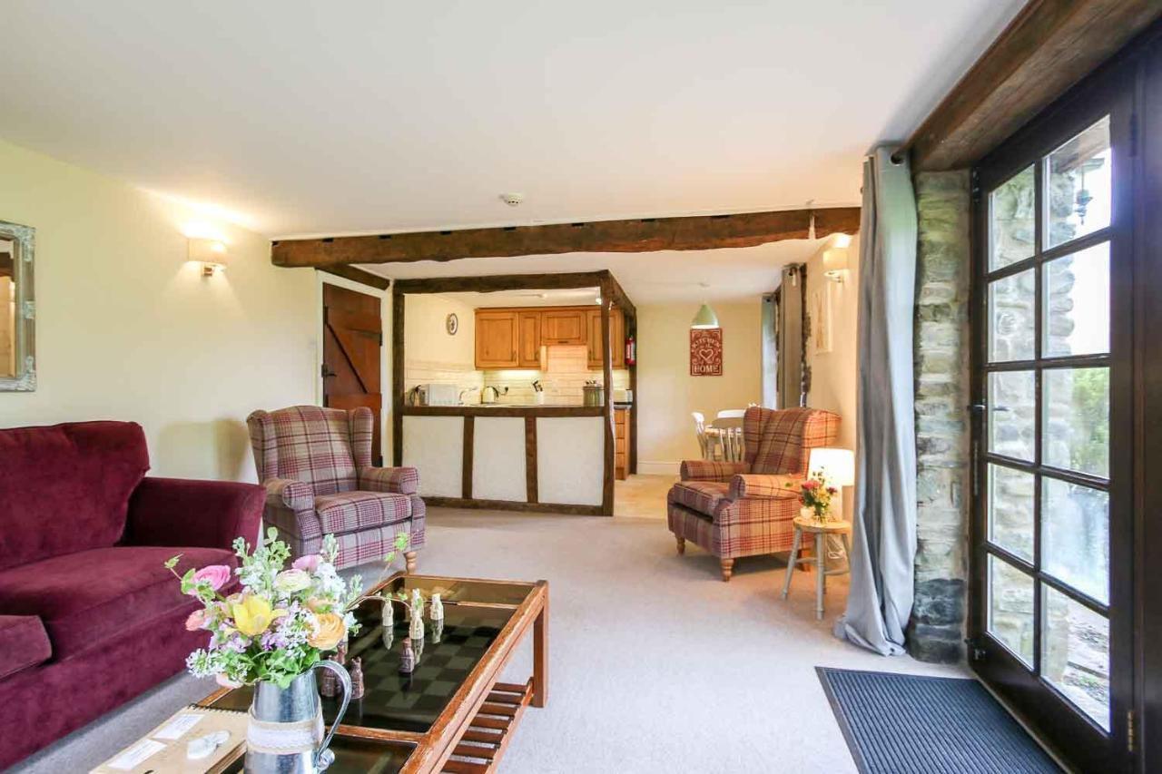 Lake Cottages At Cwm Chwefru Llanafan-fawr Экстерьер фото
